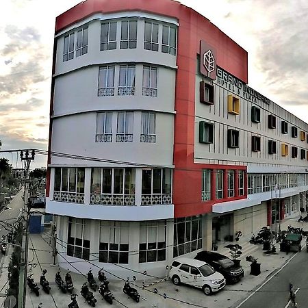 Grand Indobaru Hotel Selatpanjang 외부 사진