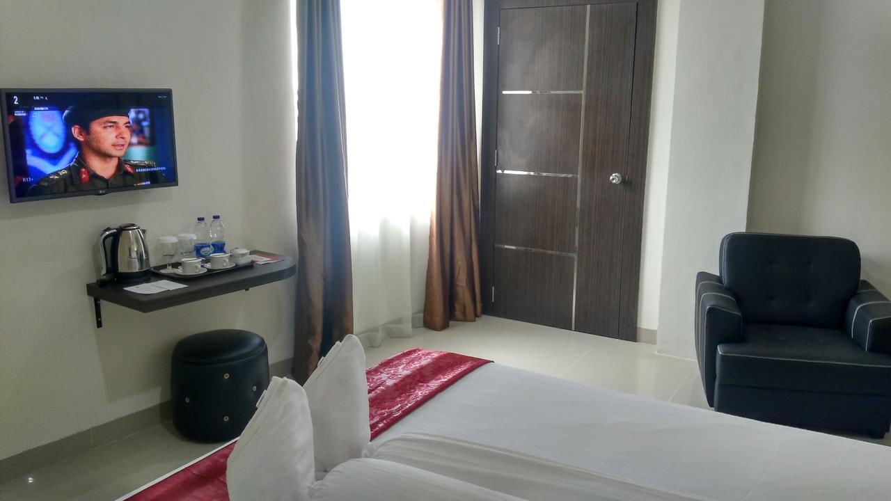 Grand Indobaru Hotel Selatpanjang 외부 사진