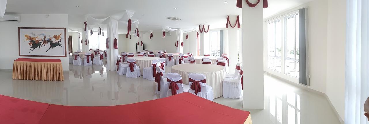 Grand Indobaru Hotel Selatpanjang 외부 사진